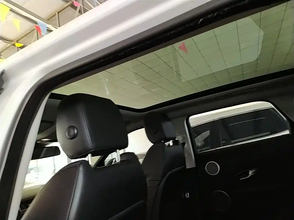Land Rover Evoque 2019 — фото 18