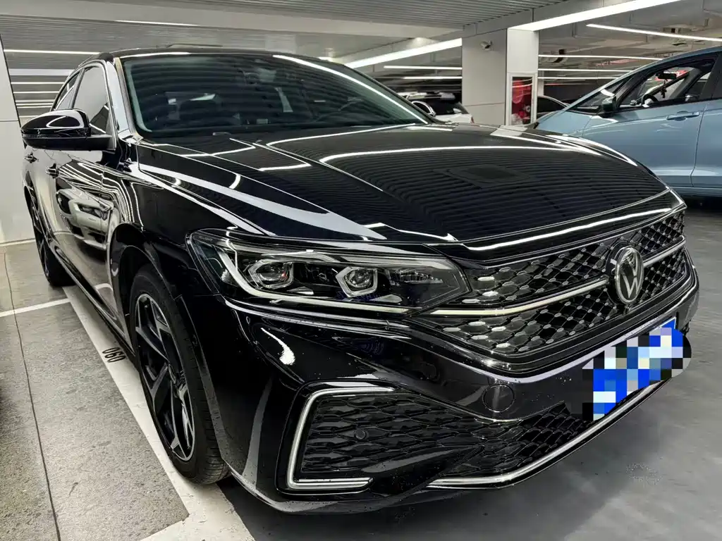 Volkswagen Passat 2023