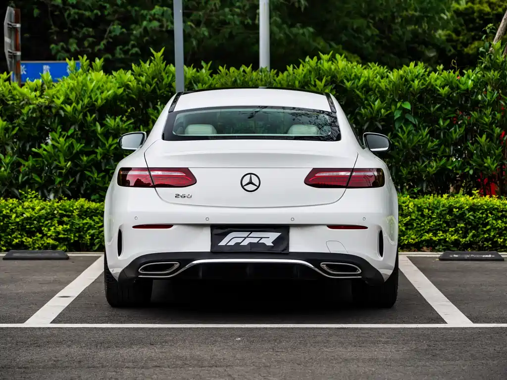 Mercedes-Benz E-Class 2023 — фото 11
