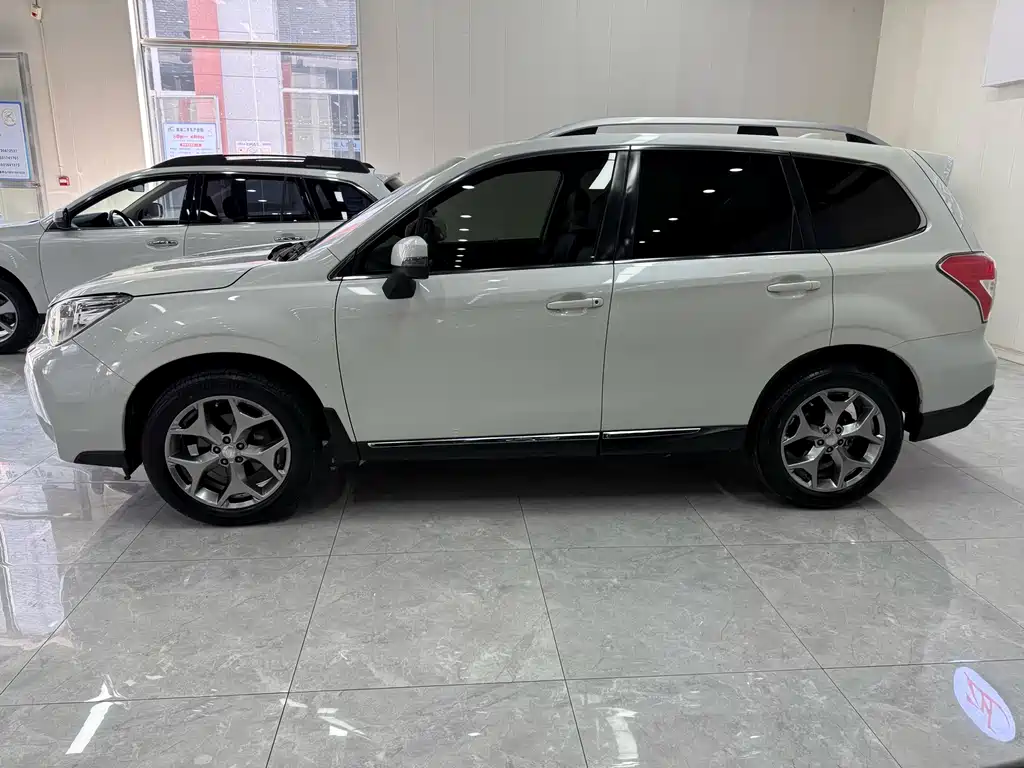 Subaru Forester 2016 — фото 3