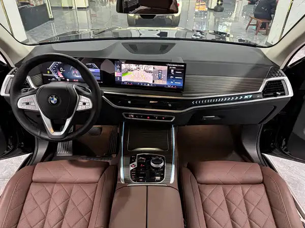 BMW X7 2024