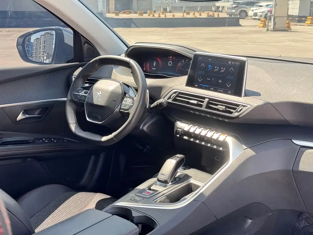 Peugeot 5008 2017 — фото 14