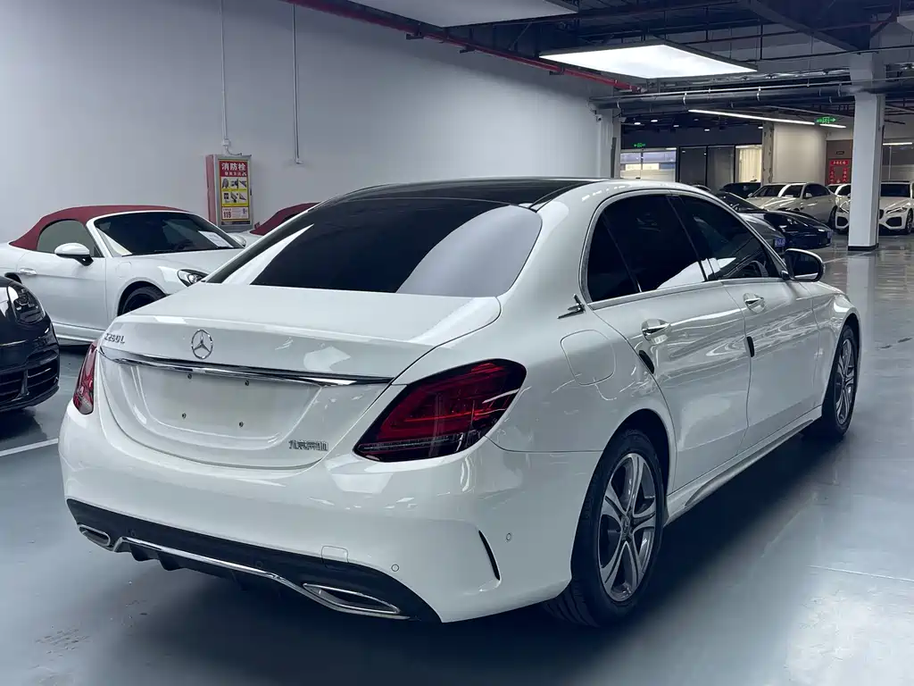 Mercedes-Benz C-Class 2021 — фото 15