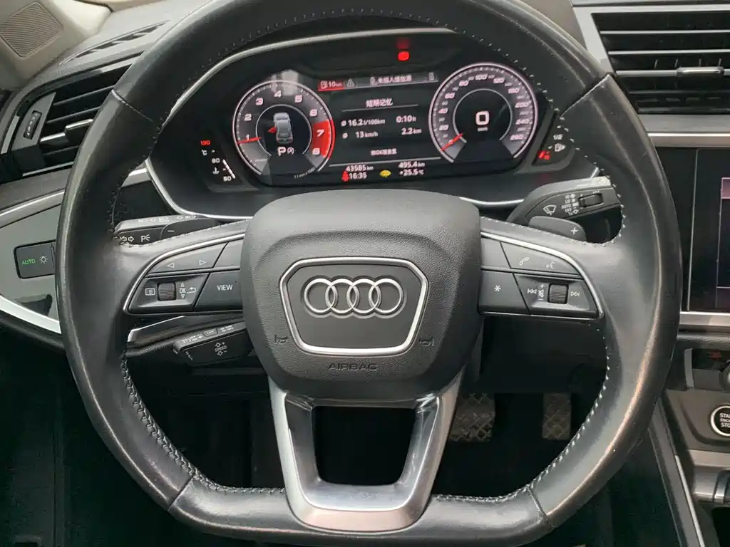Audi Q3 2022 — фото 24