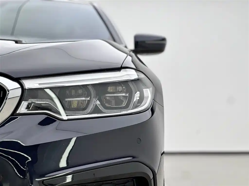 BMW 5 Series 2020 — фото 17