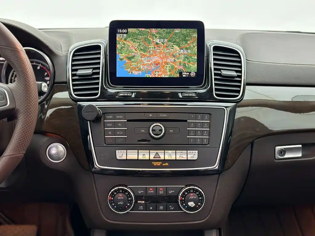 Mercedes-Benz GLS 2018 — фото 16