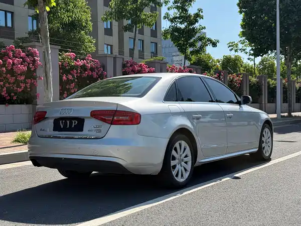 Audi A4L 2013