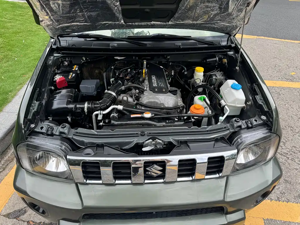 Suzuki Jimny 2018 — фото 16