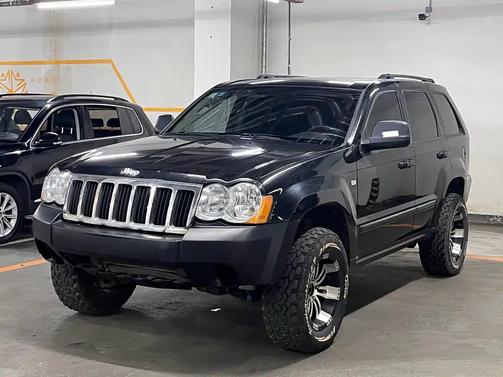 Jeep Grand Cherokee 2010 — фото 1