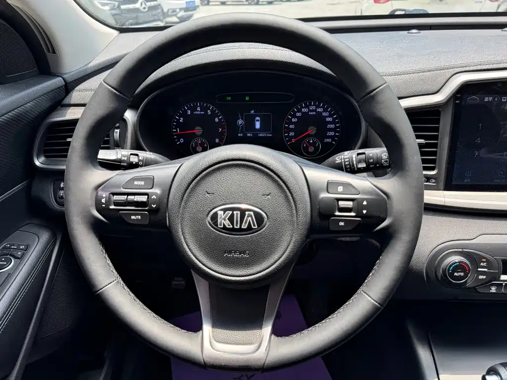 Kia Sorento 2017 — фото 20