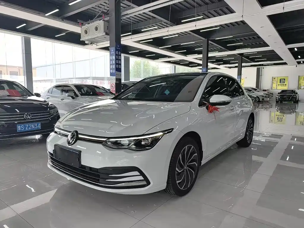 Volkswagen Golf 2024