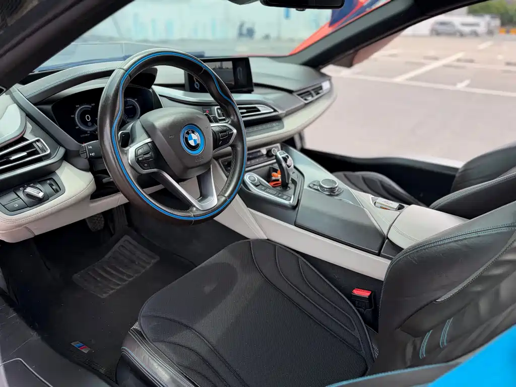 BMW i8 2017 — фото 10