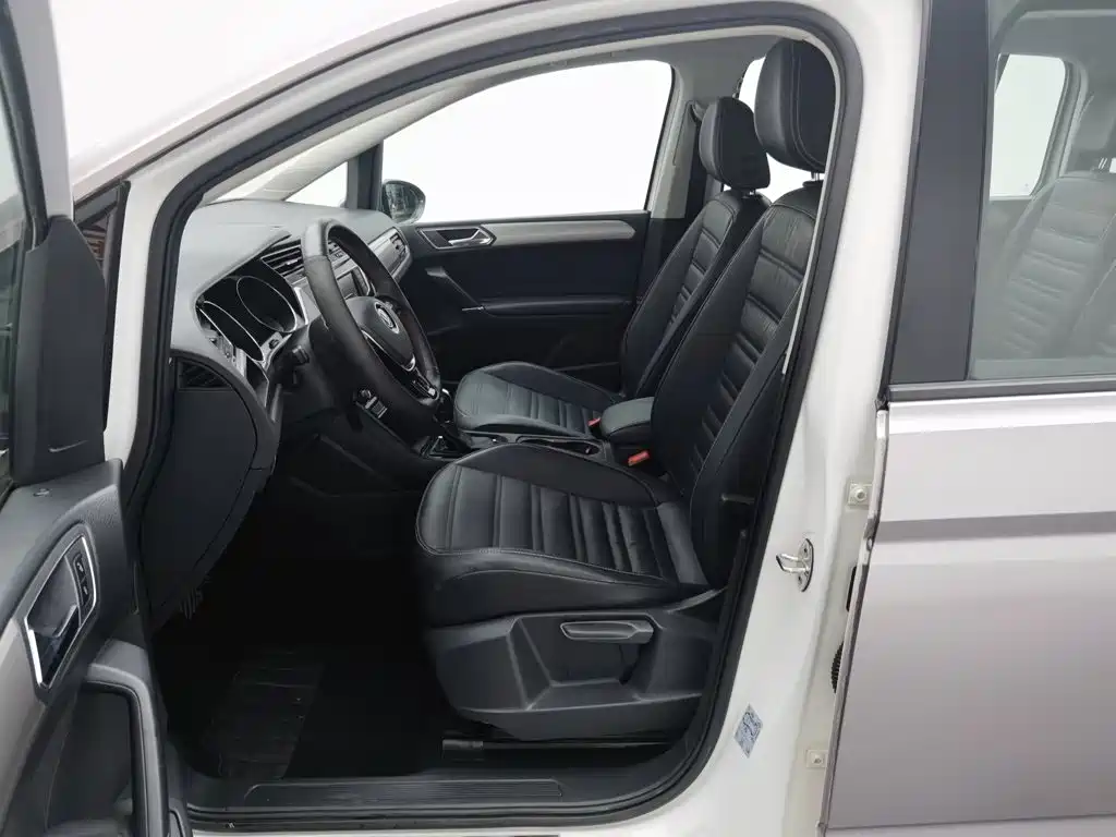Volkswagen Touran 2016 — фото 10