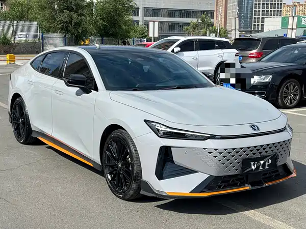 Changan UNI-V 2024