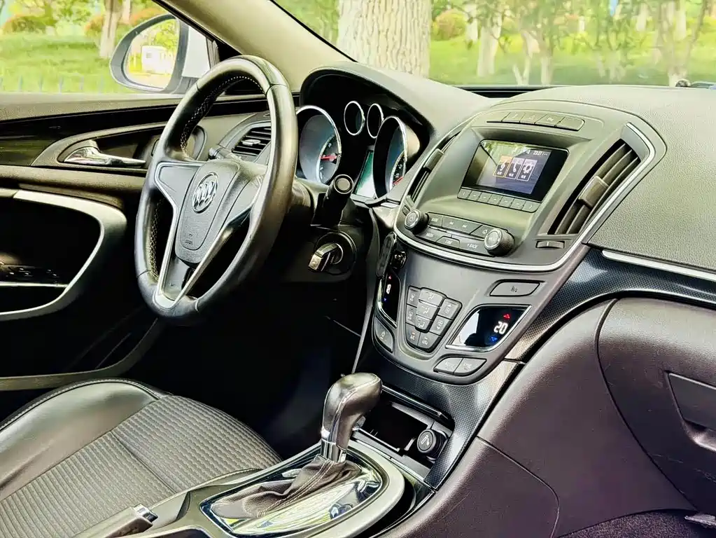 Buick Regal 2015 — фото 9