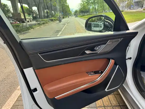 Jaguar XFL 2024