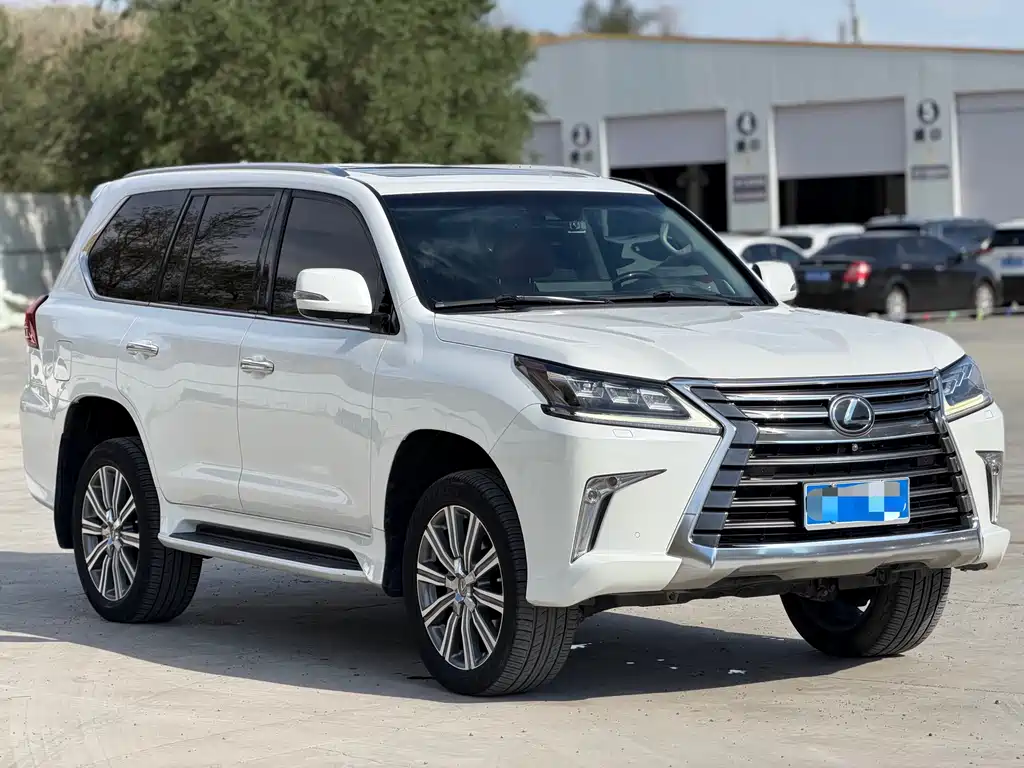 Lexus LX 2017