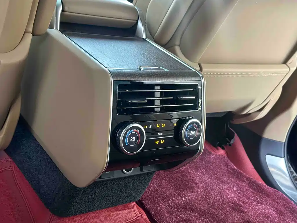Land Rover Range Rover 2023 — фото 14