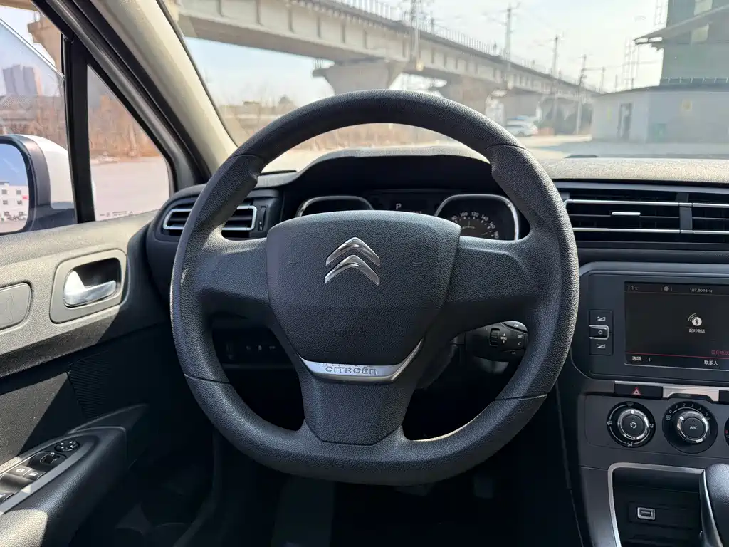 Citroen C4 2018 — фото 10