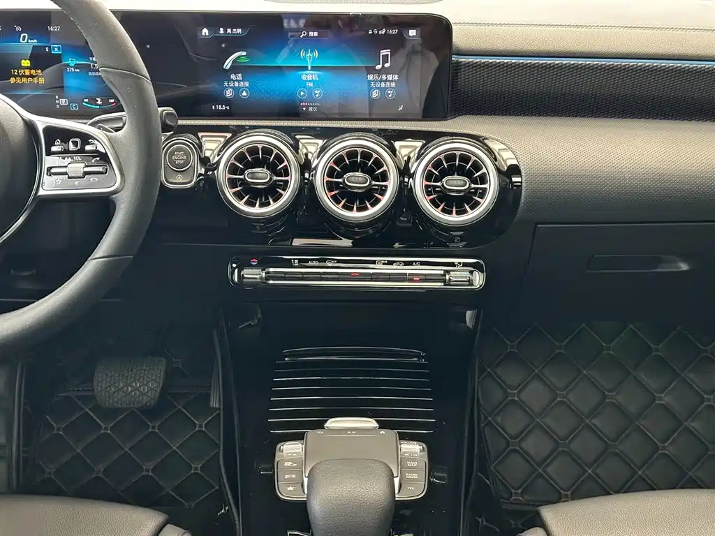 Mercedes-Benz A-Class 2021 — фото 13