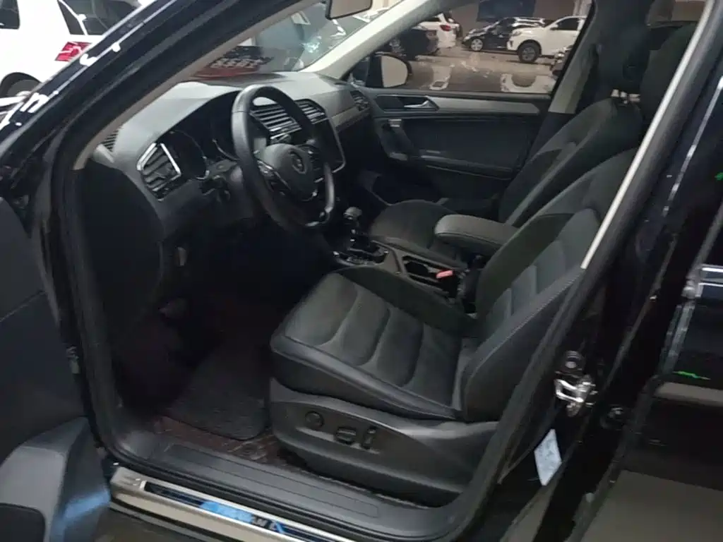 Volkswagen Tiguan L 2021 — фото 15
