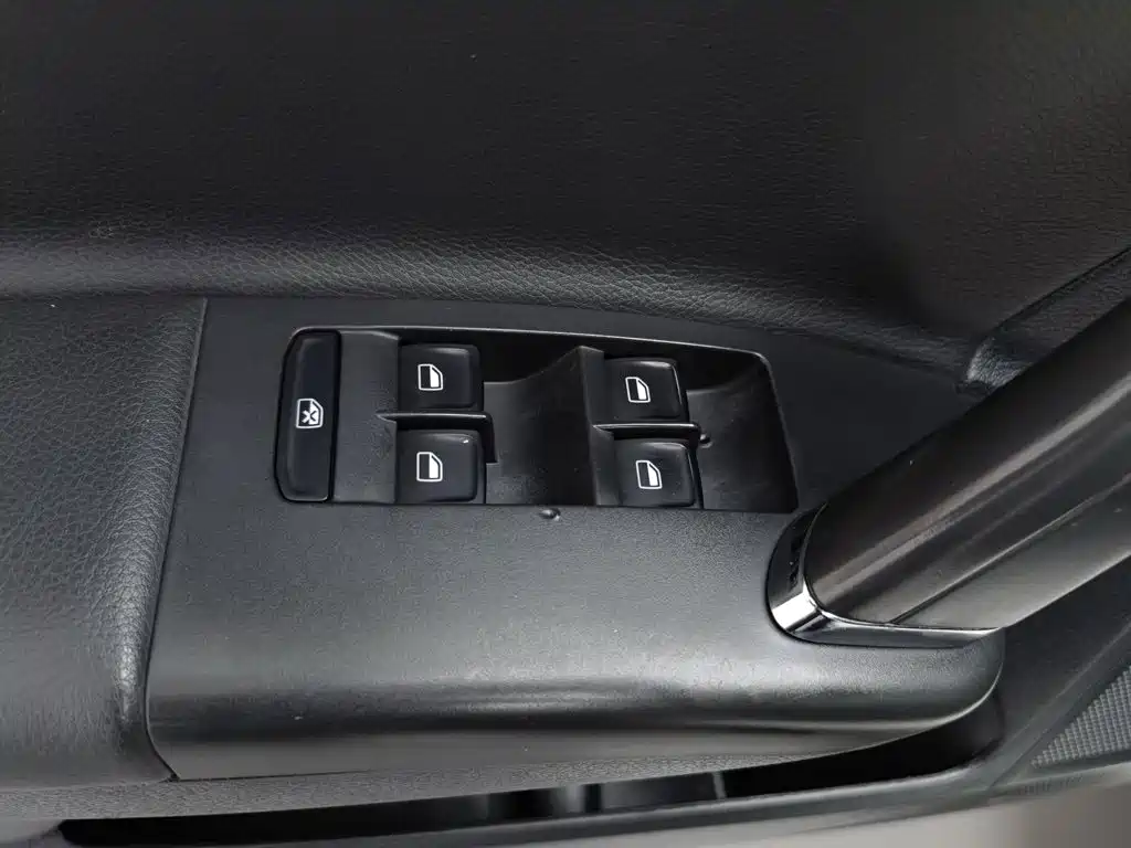 Volkswagen Lavida 2015 — фото 9