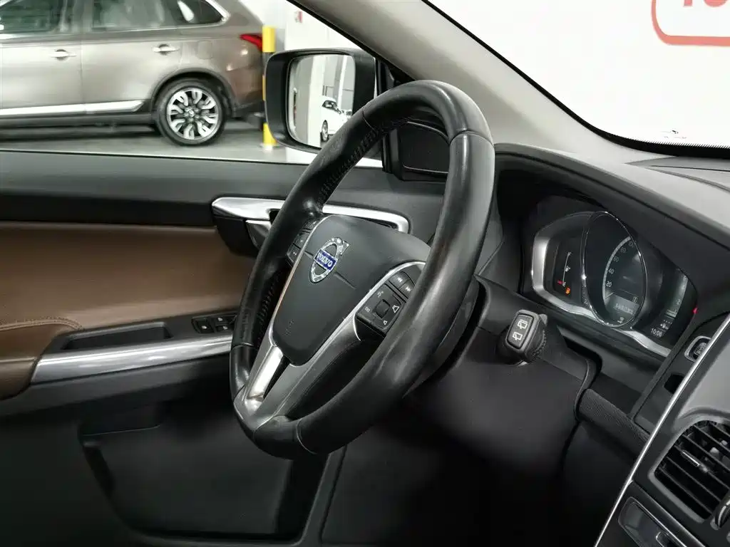Volvo XC60 2015 — фото 22