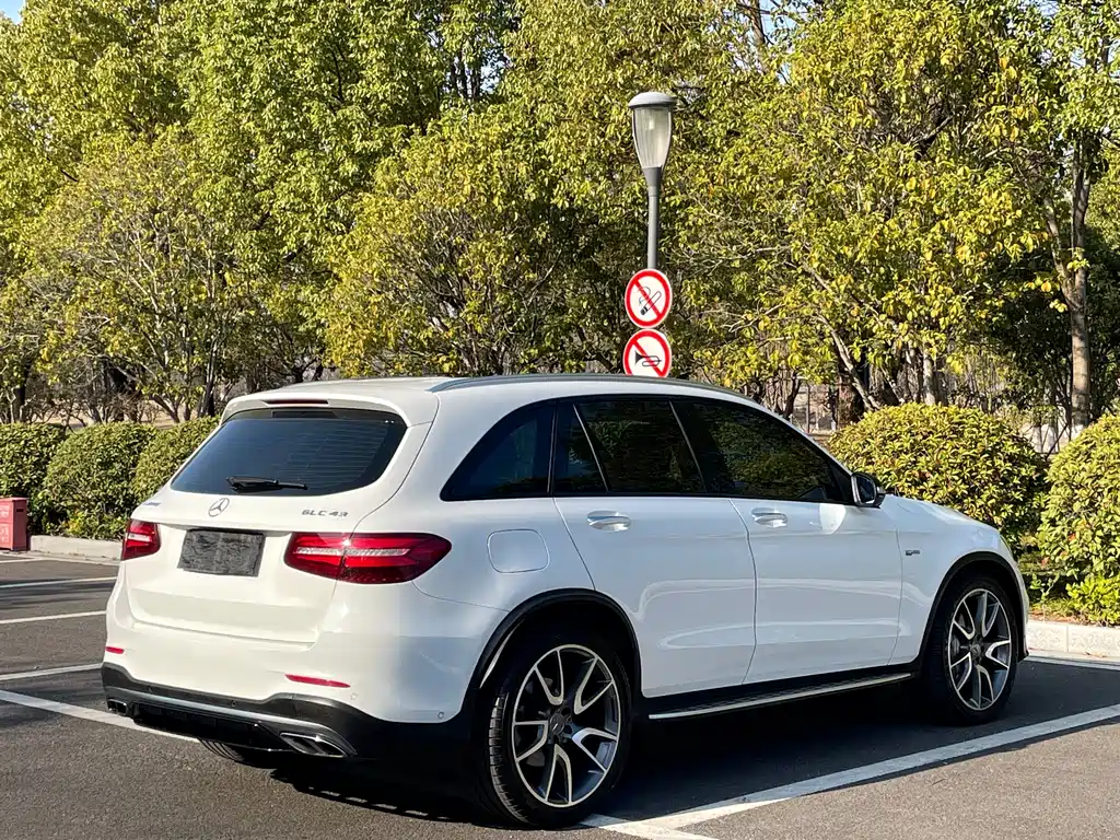 Mercedes-Benz GLC AMG 2020 — фото 16