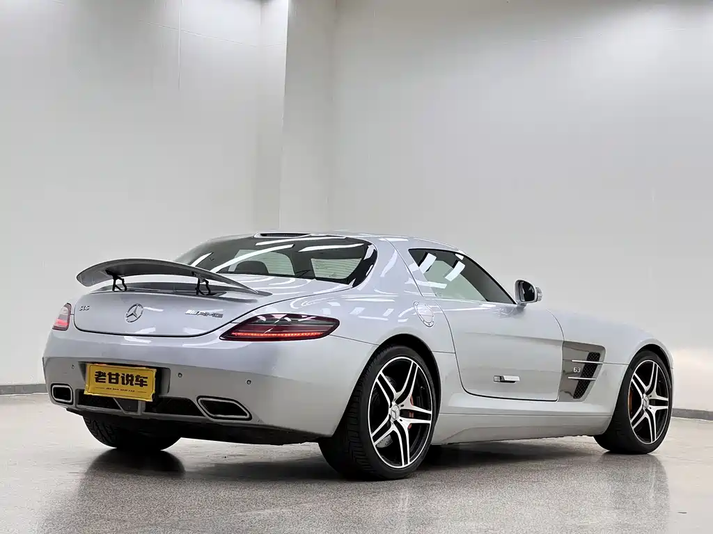 Mercedes-Benz SLS AMG 2011 — фото 14
