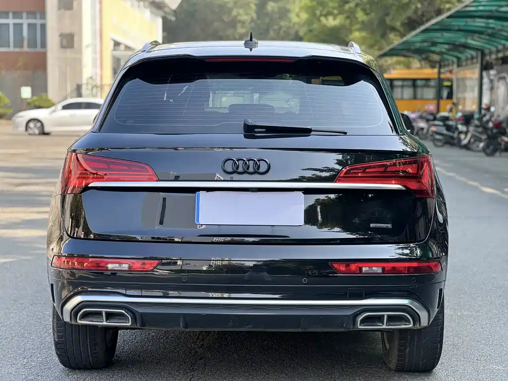 Audi Q5L 2022 — фото 16