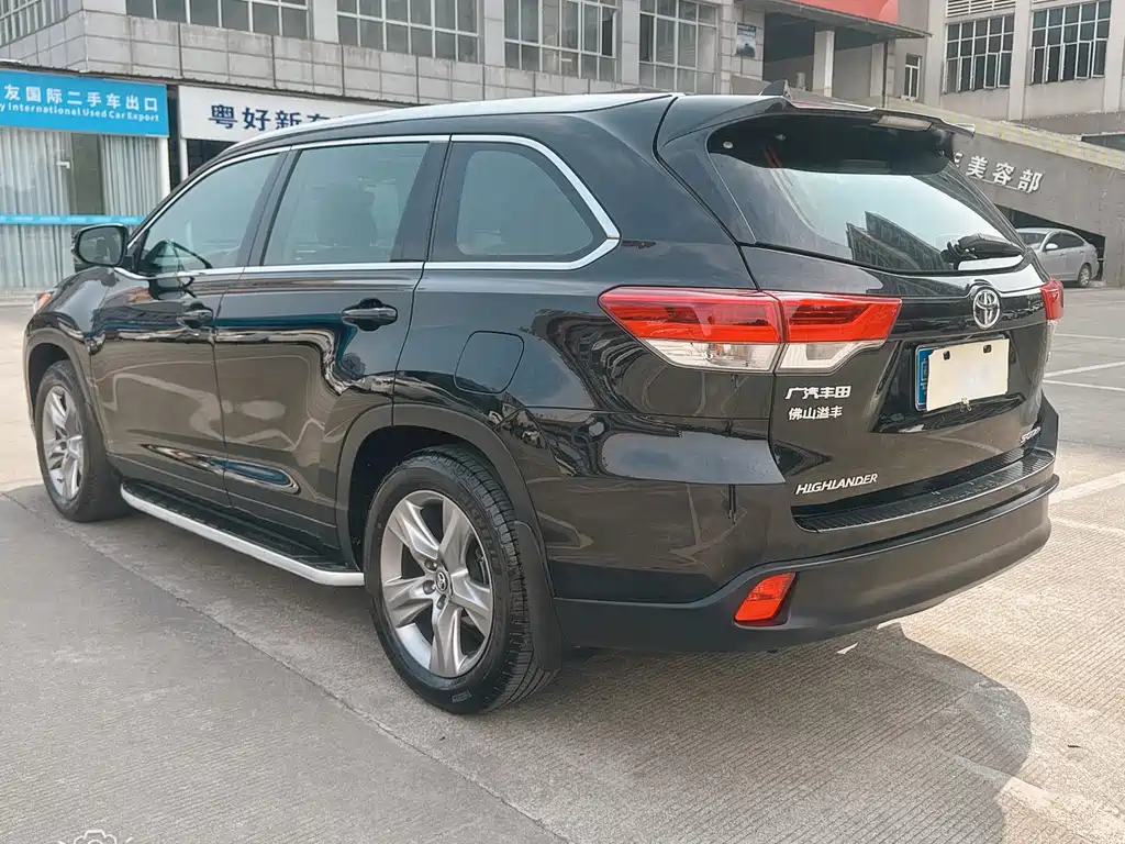 Toyota Highlander 2020 — фото 18