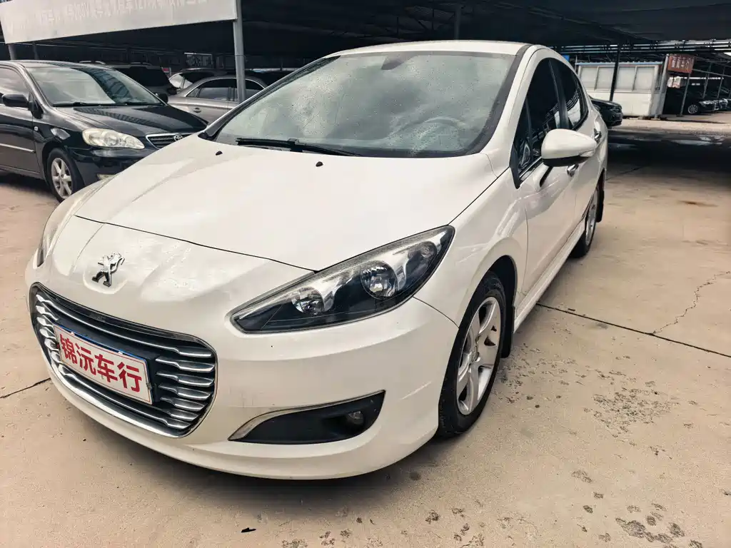 Peugeot 308 2014 — фото 1