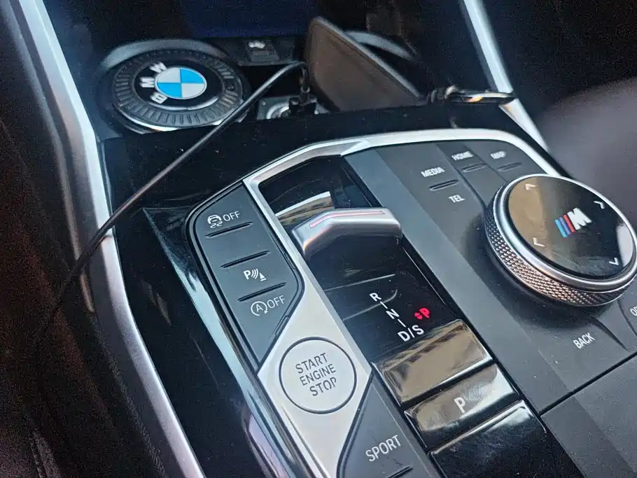 BMW 3 Series 2024 — фото 16