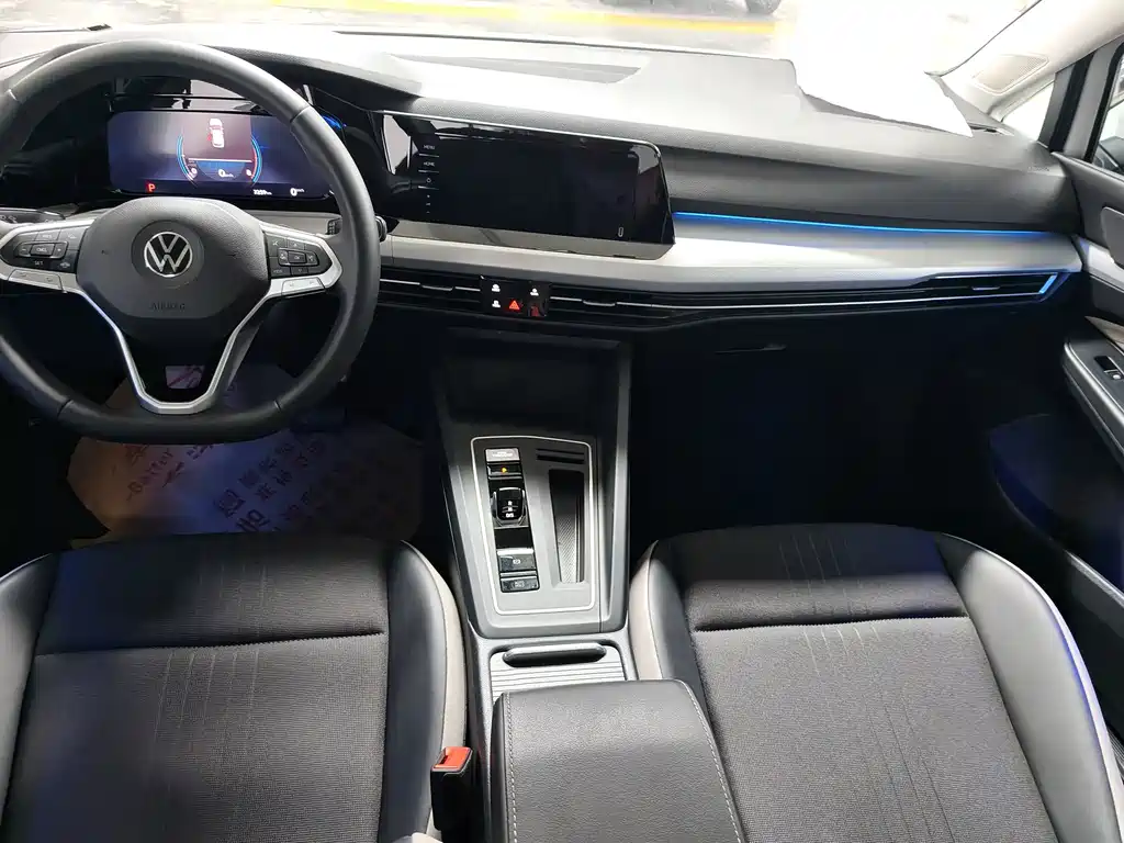 Volkswagen Golf 2023