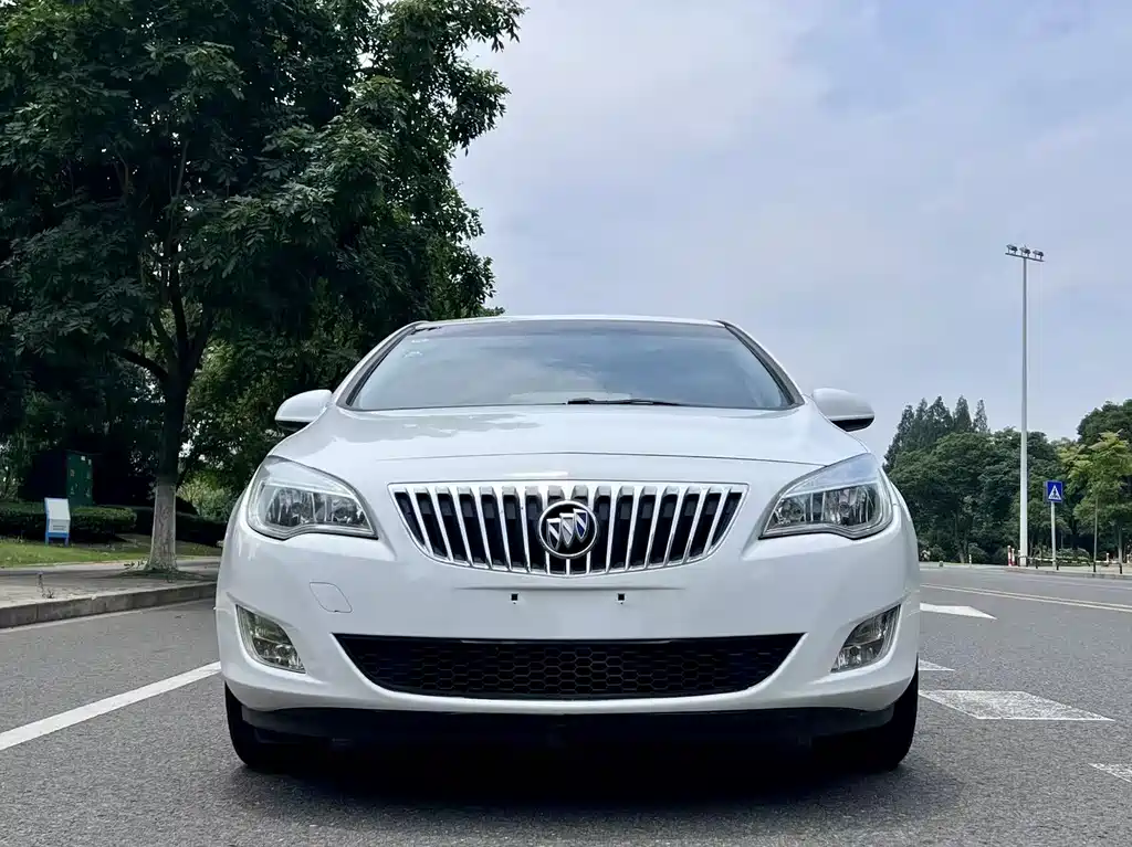 Buick Excelle 2013 — фото 3