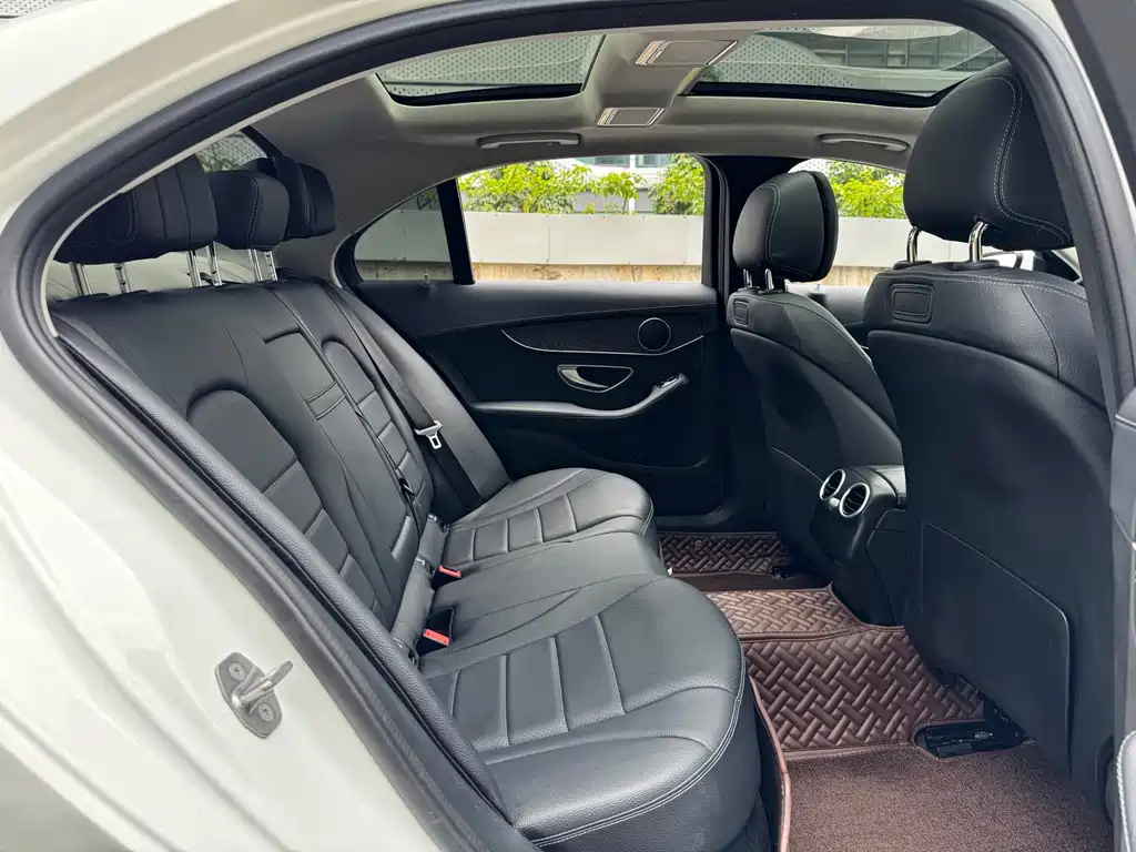 Mercedes-Benz C-Class 2017 — фото 13