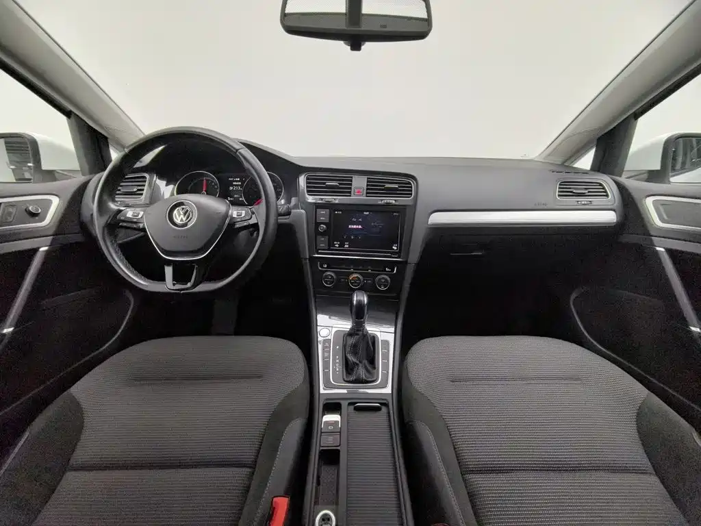 Volkswagen Golf Pure Electric 2020 — фото 5