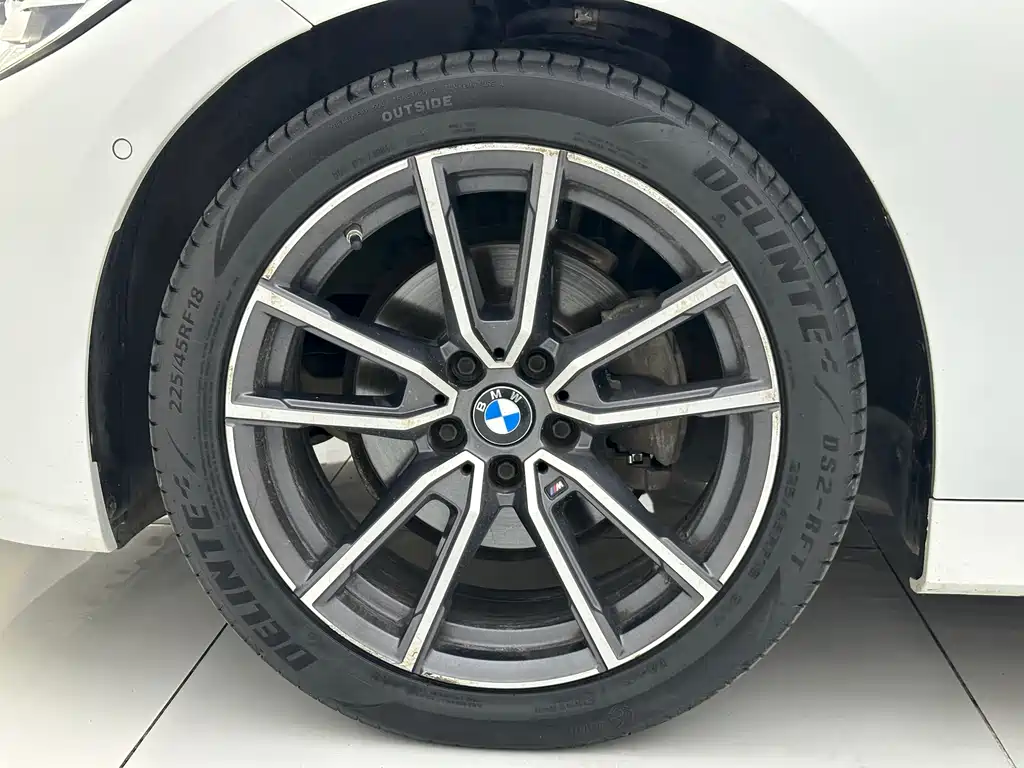 BMW 3 Series 2021 — фото 17