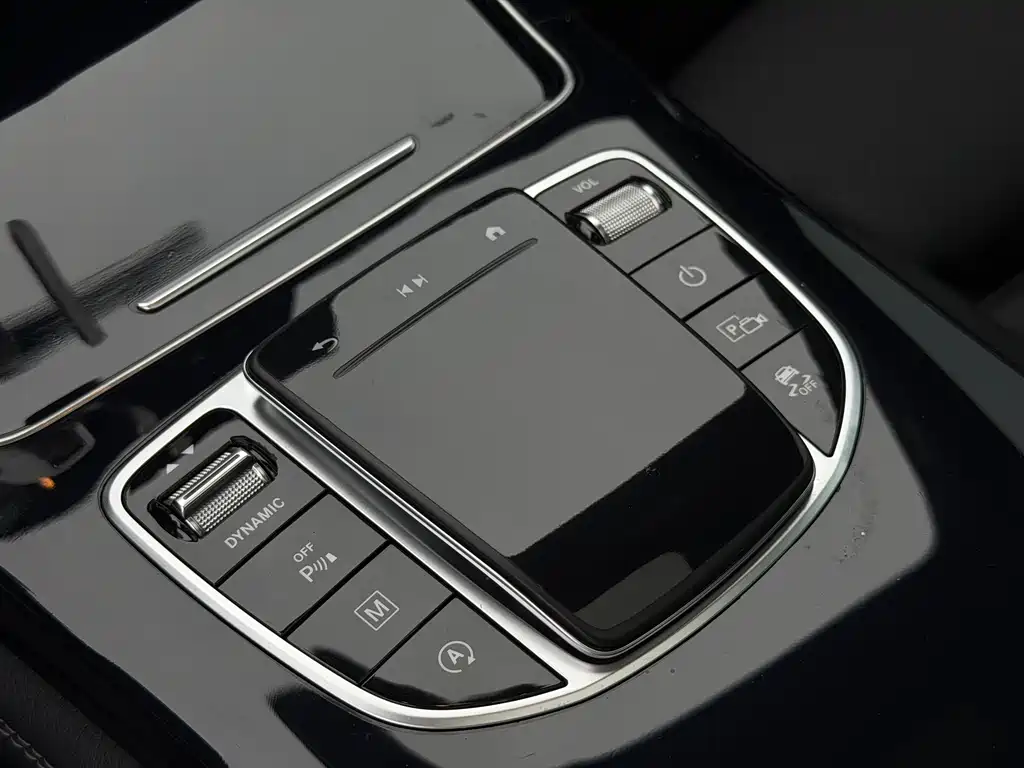 Mercedes-Benz GLC 2020 — фото 18