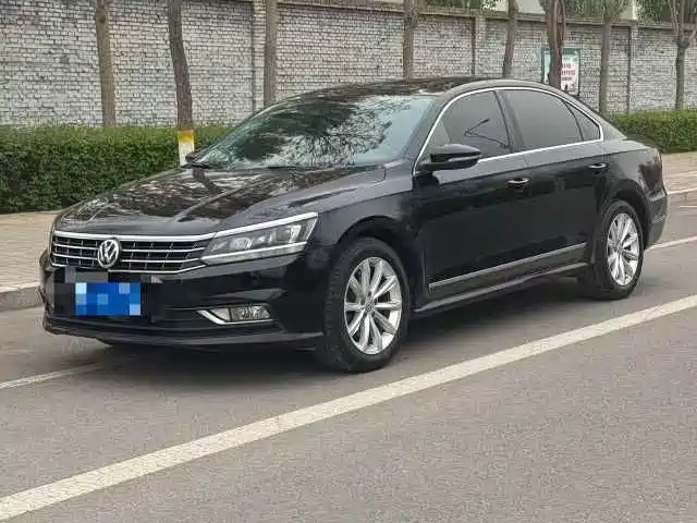 Volkswagen Passat 2018 — фото 1