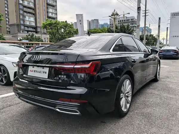Audi A6L 2022