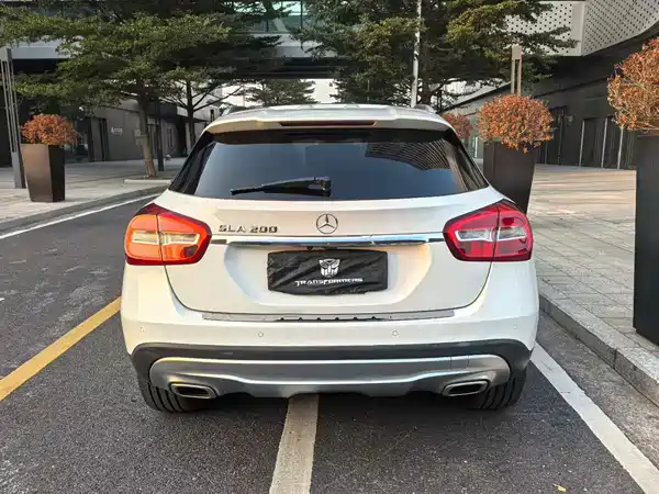 Mercedes-Benz GLA 2015