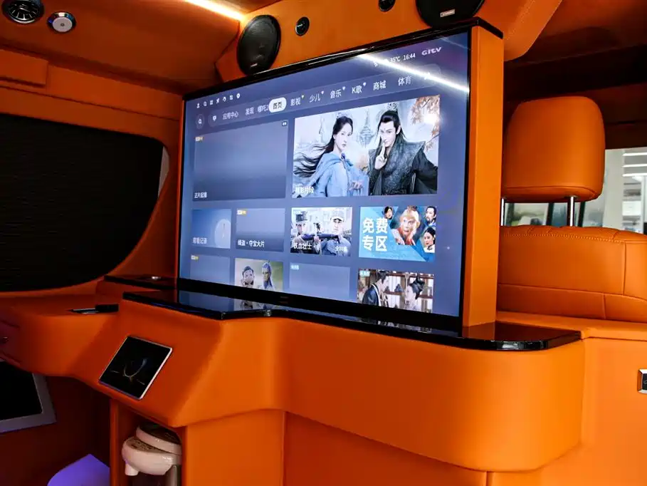 Toyota Hiace 2024 — фото 18