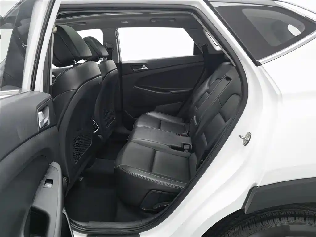 Hyundai Tucson 2018 — фото 15