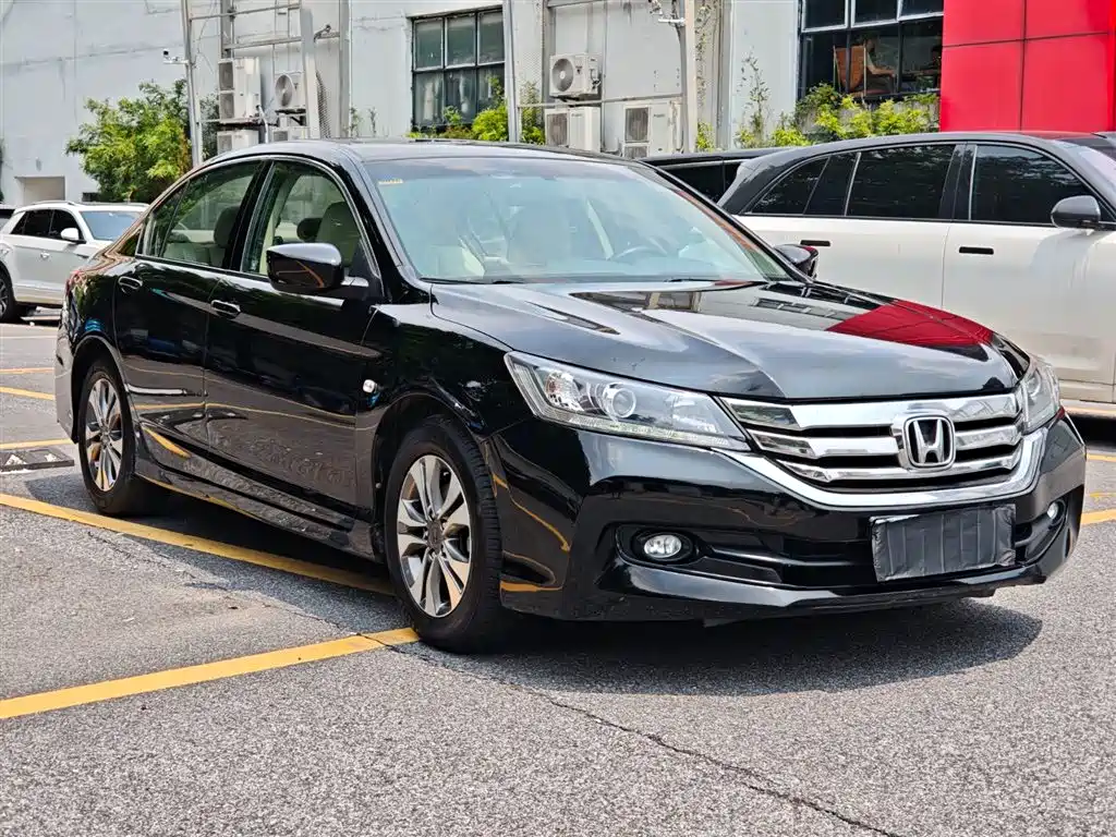 Honda Accord 2013 — фото 3