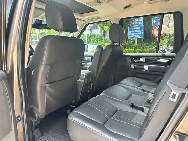 Land Rover Discovery 2010