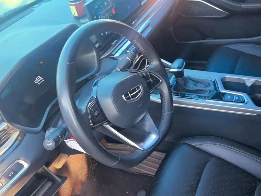 Geely Emgrand 2023 — фото 15