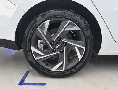Hyundai Elantra 2025