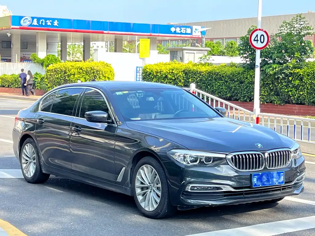 BMW 5 Series 2018 — фото 3