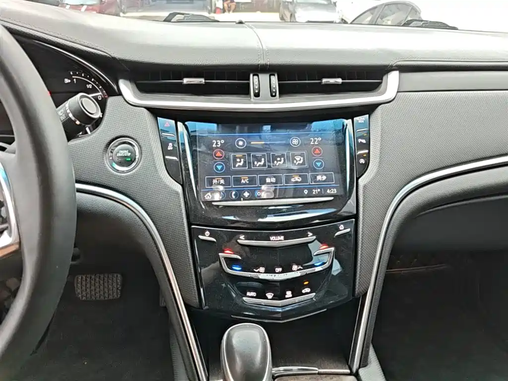 Cadillac XTS 2018 — фото 13